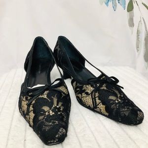 🚫 ON HOLD 🚫 Karen Scott Lace Kitten Heels